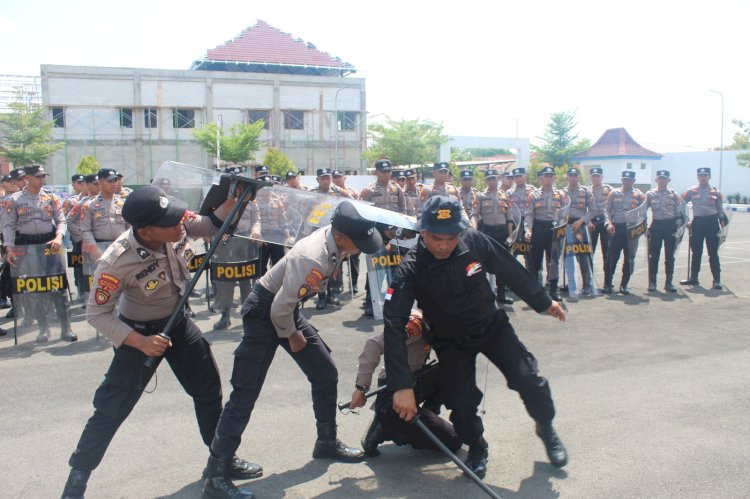 Tingkatkan Kemampuan Personel Jelang Pemilu 2024, Polres Sumenep Gelar Latihan Dalmas